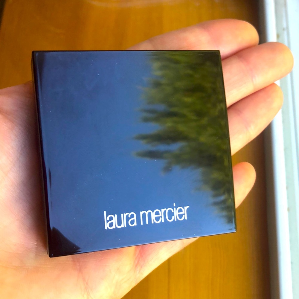 Laura Mercier Blush in Fresco